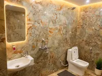 Hotel The Raveera Inn Các khách sạn gần Công viên Sarnath