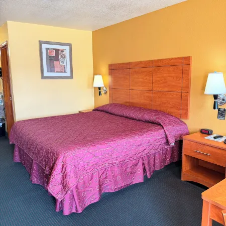 Royal Inn Pearsall