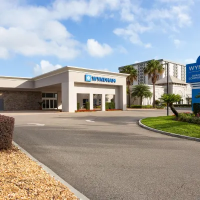 Wyndham I-Drive Avanti Resort & Conference Center Hotels near Puihi Round Raft Ride