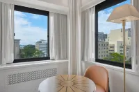 Capital Hilton - Lãng mạn