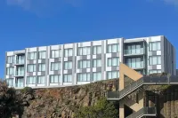 One North Terrace - 4-Star