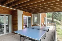 6Br Mountain Retreat • Pool • Walk to Pearl St - balcony