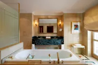 Sheraton Addis, a Luxury Collection Hotel, Addis Ababa - Romantic