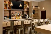 Four Points by Sheraton Jacksonville Beachfront - bar