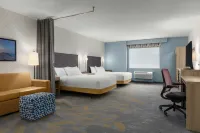Home2 Suites by Hilton Woodstock on - parking