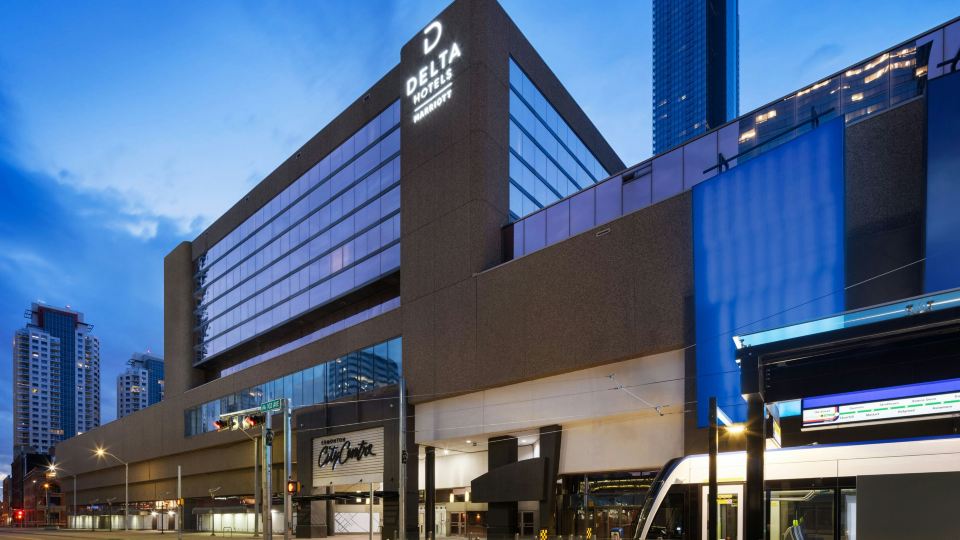Delta Hotels Edmonton Centre Suites