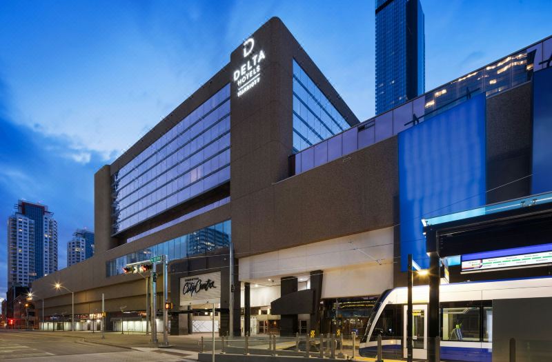 Delta Hotels Edmonton Centre Suites