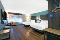 Tru by Hilton Grand Rapids Airport - parking