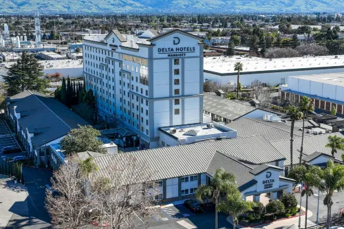 Delta Hotels Santa Clara Silicon Valley - parking