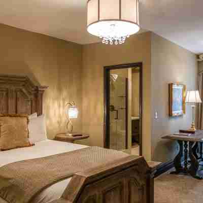 The Detroit Club Rooms