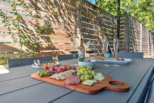 Lux Haus Bentonville, Momentary Views & Bike Trail - 5 ดาว
