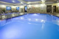 Comfort Inn & Suites Grand Forks Near Alerus Center - 3-Star