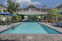 Hampton Inn Ukiah - Kolam Renang