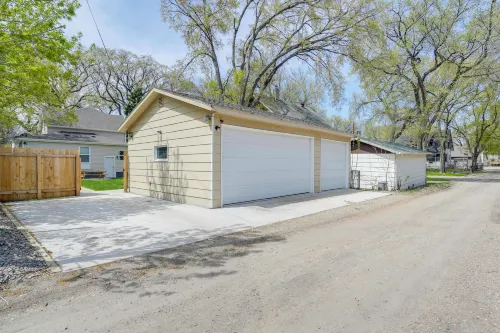 Dog-Friendly Home < 1 Mi to Downtown Fargo! - homestay