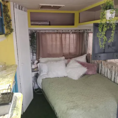 Romantic Clarens Getaway - Glamped Caravan With Braai & Fairy Bath - balcony