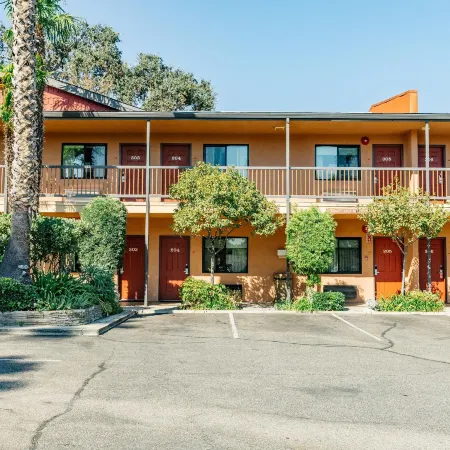 Adelaide Inn