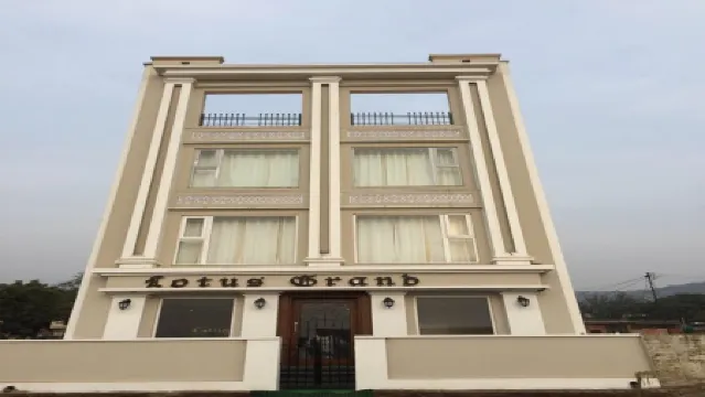 蓮花大阿克姆酒店