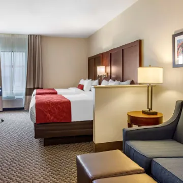 Comfort Suites Hotel dekat Galeri Wolfchase