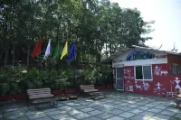 마운틴 레인지 와일드 캠프 리조트 Shree Narayani Devi Temple, Tembha 주변 호텔