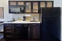 Sonesta Simply Suites Somerset - parking