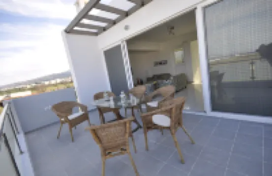 Xenos Villa 1 with Private Swimming Pool, Near the Sea