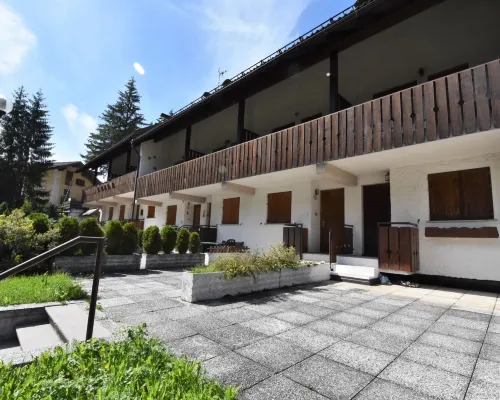 Monti Pallidi Hotels in Mazzin