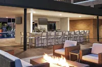 Hilton Houston Plaza/Medical Center - Barer