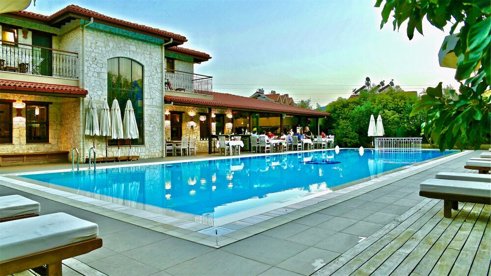 Renka Hotel & Spa