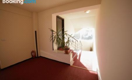 Hotel Ambasador - Housity