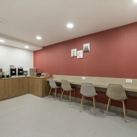 Busan Yeonsan Togok Hotel Roi Отели рядом с достопримечательностью «Храм Оннёнсонвон»