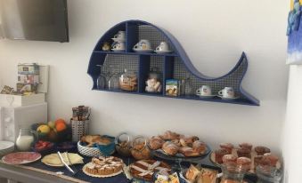 Triple Room in B&b - a Stone's Throw from the Sea