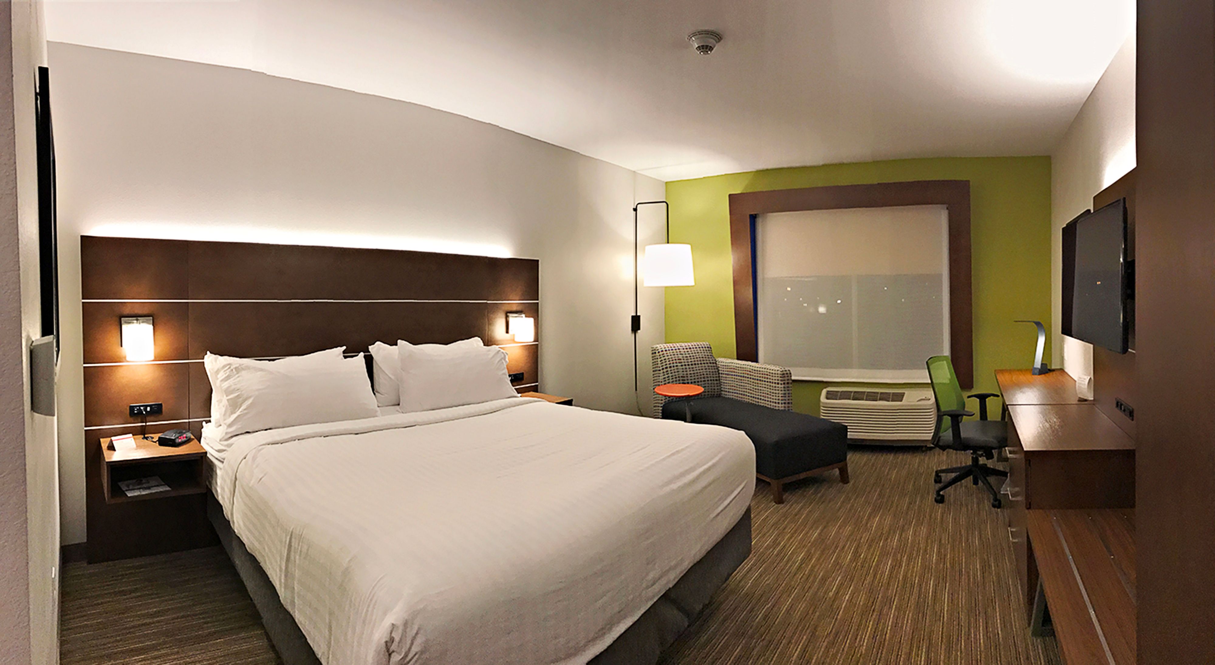 Holiday Inn Express & Suites Sterling, an Ihg Hotel