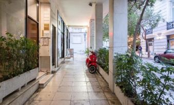A Few Steps Away from Syntagma and Plaka by Athenian Homes