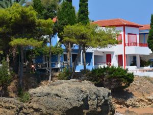 Alekos Beach Houses-Romance