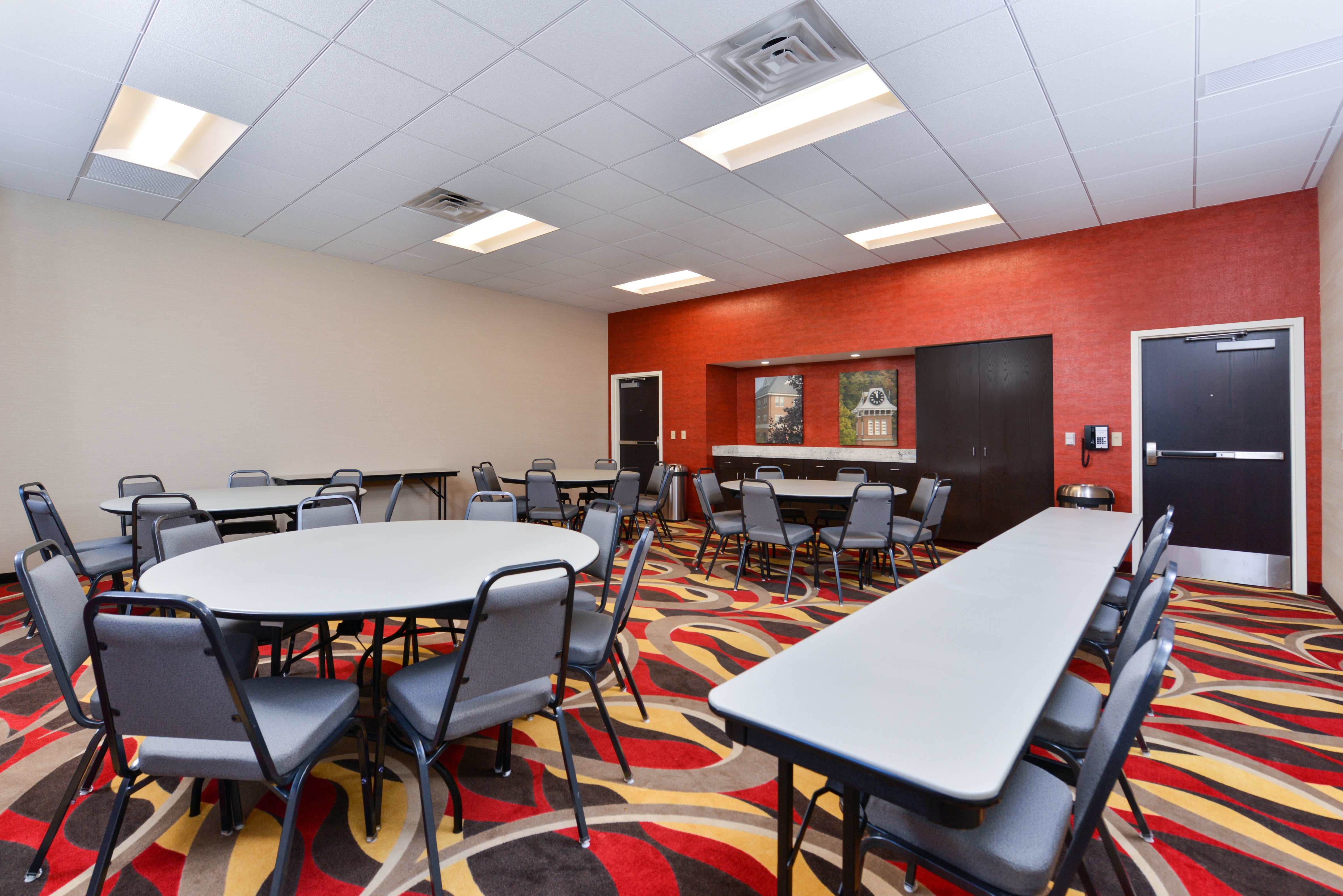 Hampton Inn & Suites California University-Pittsburgh