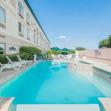 Wingate by Wyndham DFW / North Irving