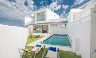 Villa Prol23, New and Modern 2Bdr Protaras Villa with Pool, Close to the Beach