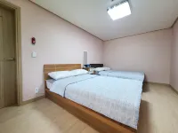 Gapyeong Hill Pension Hotels near 새연리조트 가평현리1호점(카라반&글램핑)
