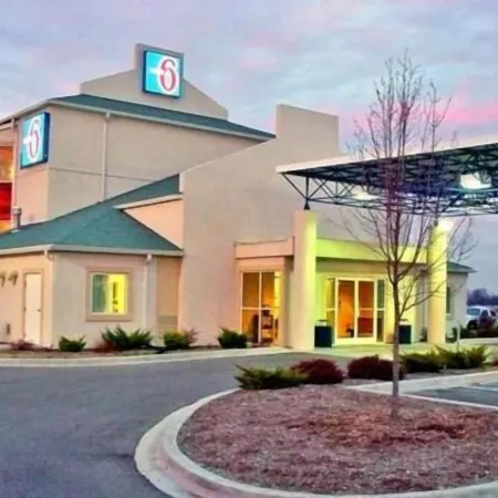Motel 6 Seymour, in - North