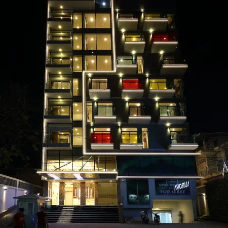 Aurora Western Village Отели рядом с достопримечательностью «Курортный отель Binh Quoi 2»
