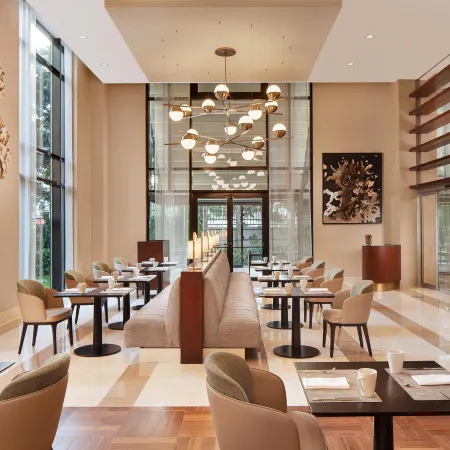Sheraton Istanbul Levent Отели рядом с достопримечательностью «Парк Бебек»