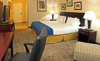 Holiday Inn Express & Suites Marshall