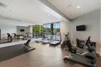 Holiday Inn CHICAGO NW CRYSTAL LK CONV CTR by IHG - gimnasio