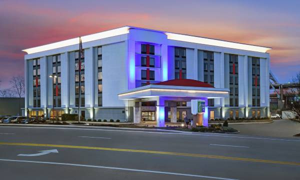 Holiday Inn Express & Suites Cincinnati Riverfront by IHG