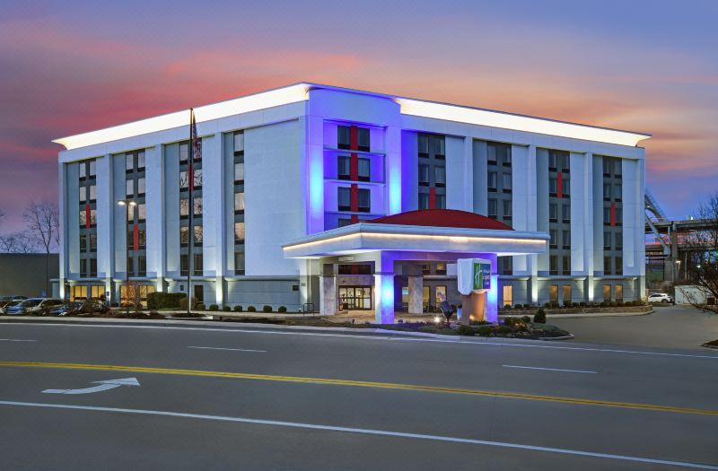 Holiday Inn Express & Suites Cincinnati Riverfront by IHG