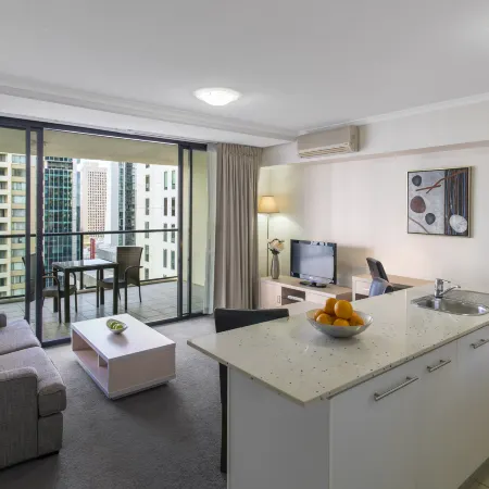 Oaks Brisbane River City Suites