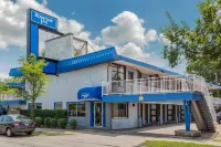 Rodeway Inn Hoteles cerca de Ravenswood Manor