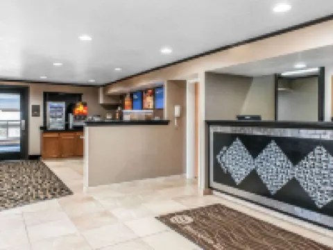 クオリティ イン ディファイアンス ディファイアンスのホテル