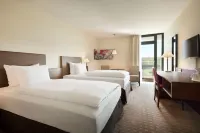 Ramada by Wyndham Nuernberg Parkhotel - balcony