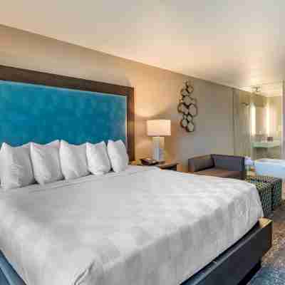 Lincoln Sands Oceanfront Resort, Ascend Hotel Collection Rooms